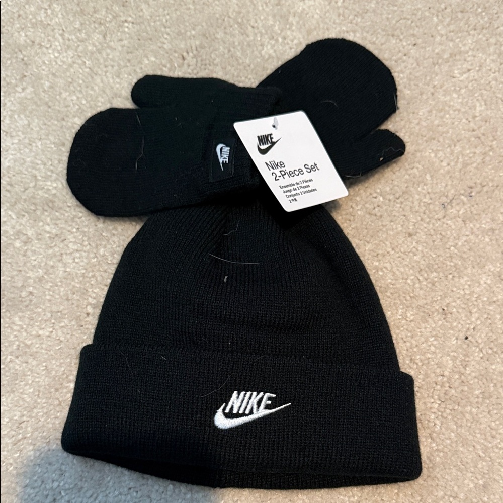 Toddler Nike hat and mittens size 2/4T black NWT